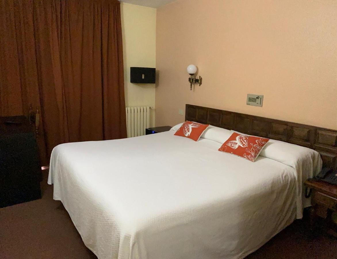 Hotel Folch Sant Julià de Lòria الغرفة الصورة